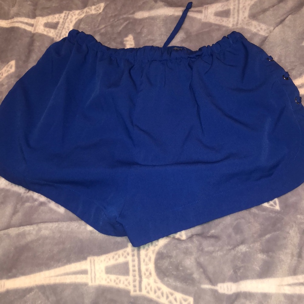 Shorts - Picture 2 of 3
